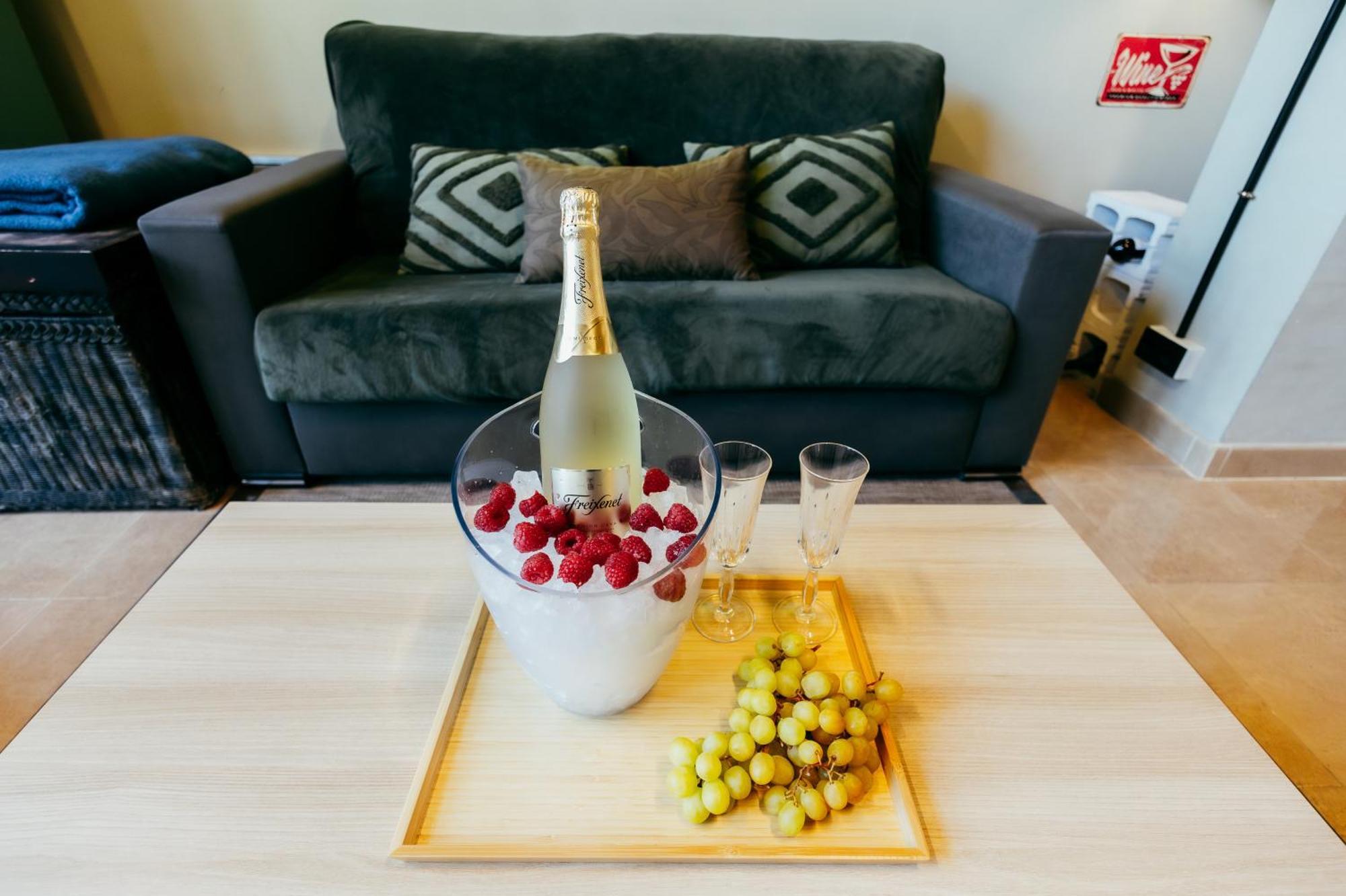 Apartment Ruzafa Roots, 12 Min To Centre, Smart Tv, Wine Valencia Buitenkant foto