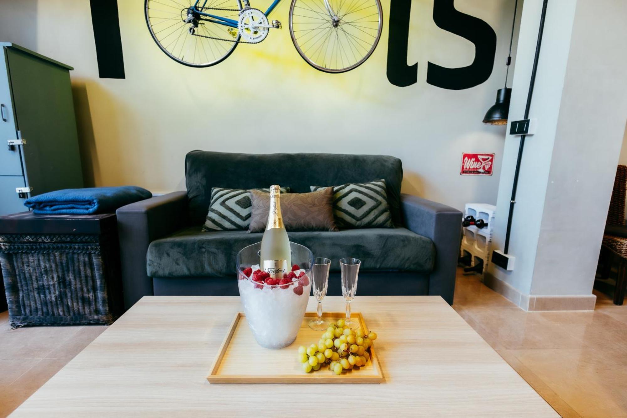 Apartment Ruzafa Roots, 12 Min To Centre, Smart Tv, Wine Valencia Buitenkant foto